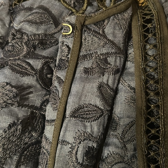 Elie Tahari Navy Blue Embroidered Jacket with Black Cut Out Details. Size 4. - Picture 6 of 6